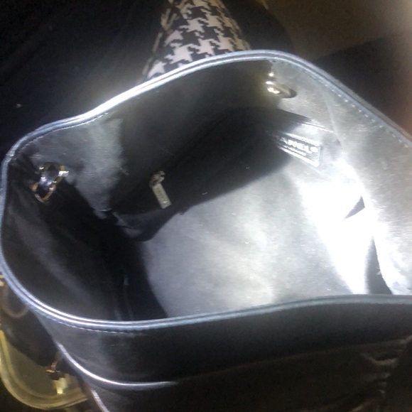 Chanel black leather over the shoulder bag - Picture 6 of 6